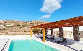 Avalon Cosy Apartments Ginger, 1 Bedroom Villa With Shared Swimming Pool